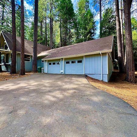 Cabin In The Trees-Game Room Pollock Pines Extérieur photo