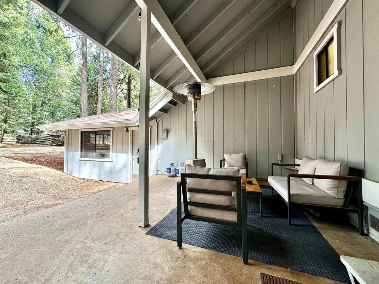 Cabin In The Trees-Game Room Pollock Pines Extérieur photo